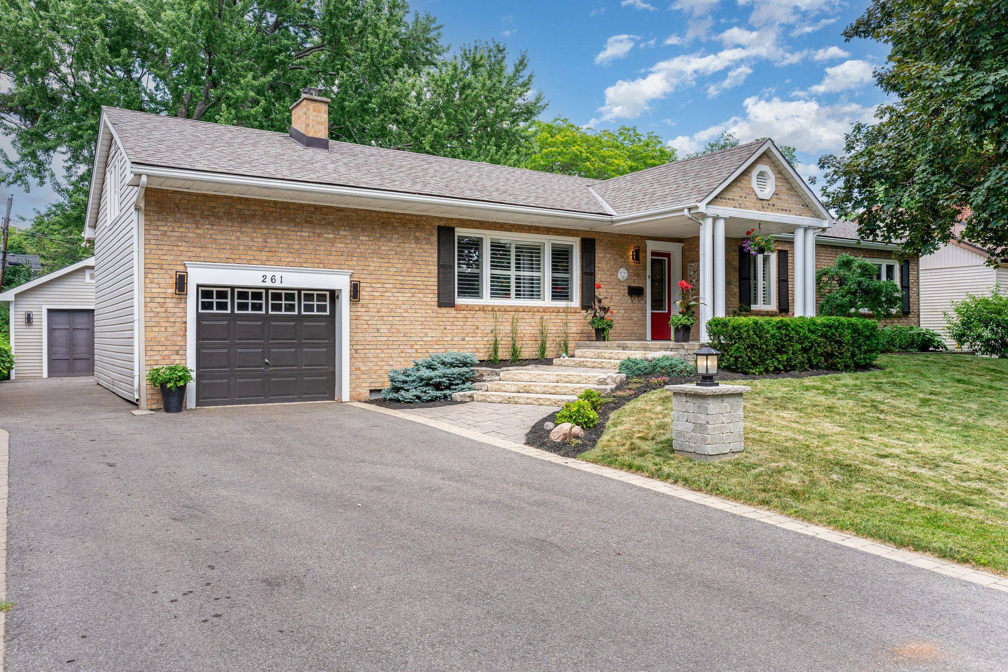 261 Tuck DR, Burlington, ON L7L 2P9