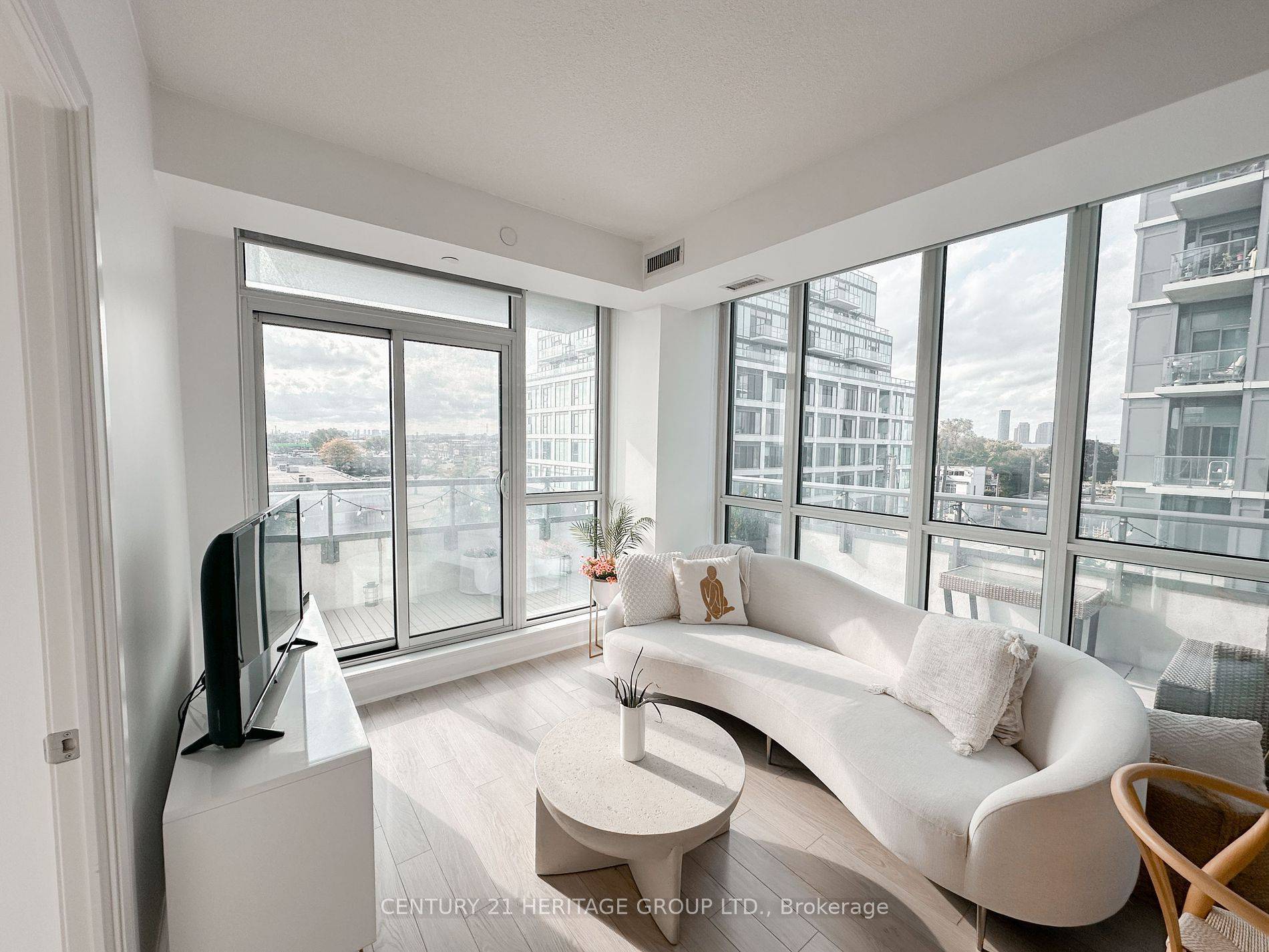 15 Zorra ST #408, Toronto W08, ON M8Z 0C1