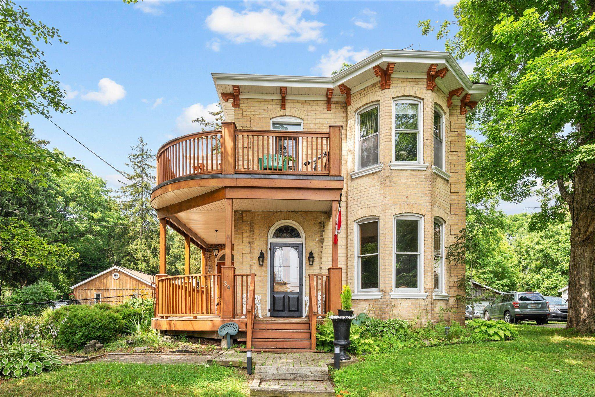 Hamilton, ON L0R 1R0,34 Field RD