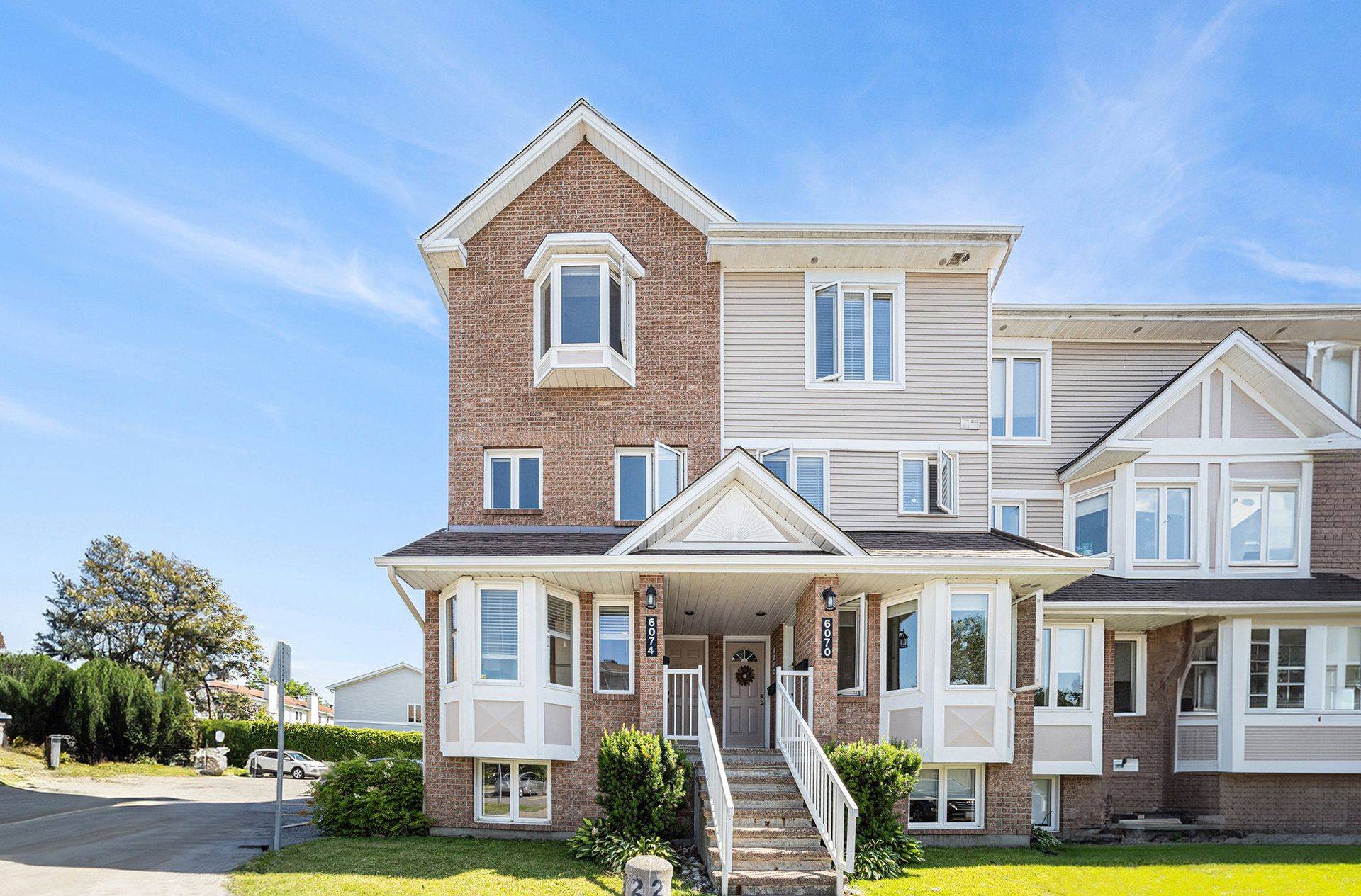6074 Red Willow DR, Orleans - Convent Glen And Area, ON K1C 7J5