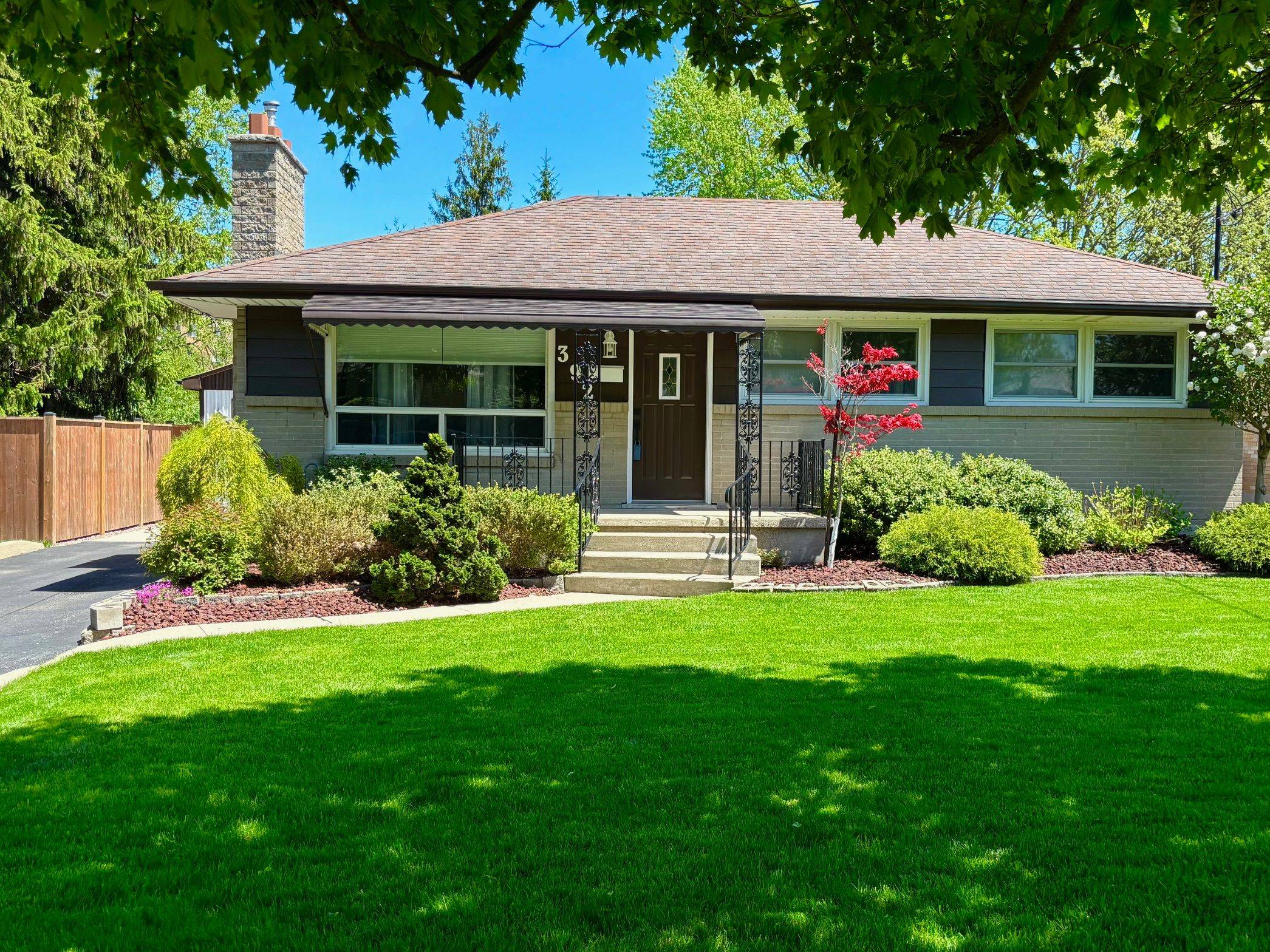 London South, ON N6J 3K1,392 Beachwood AVE