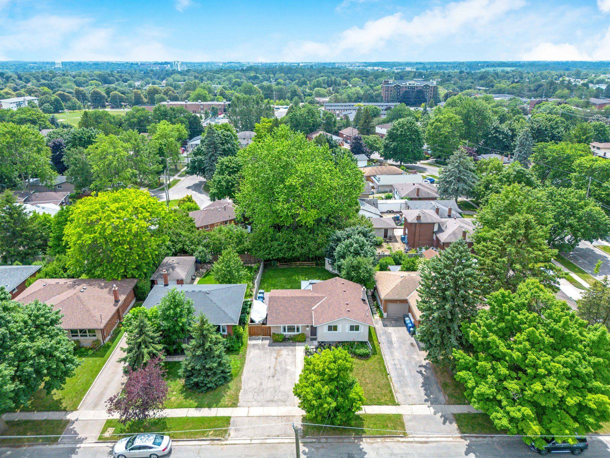 Guelph, ON N1E 1C7,38 Algoma DR