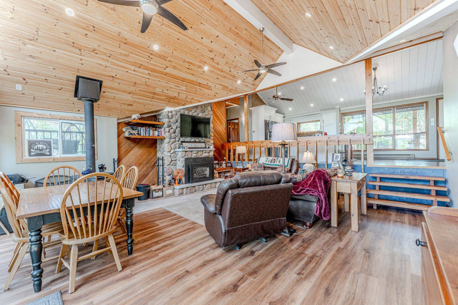 Kawartha Lakes, ON K0M 1C0,49 Hemlock DR