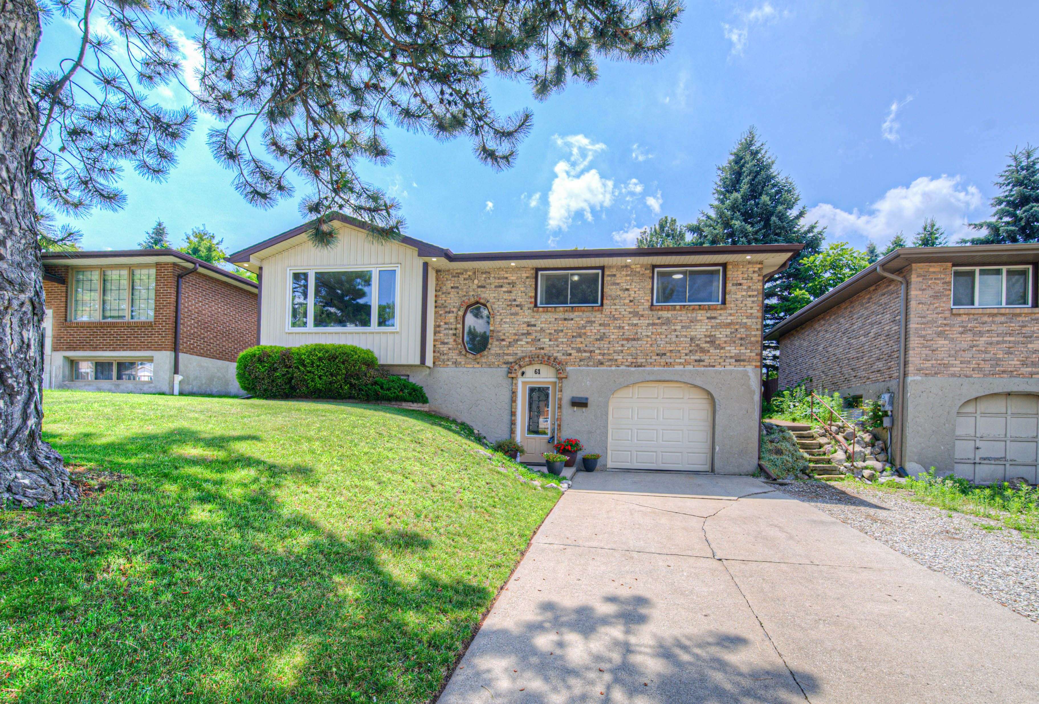 61 Bluerock CRES, Cambridge, ON N1R 7B7