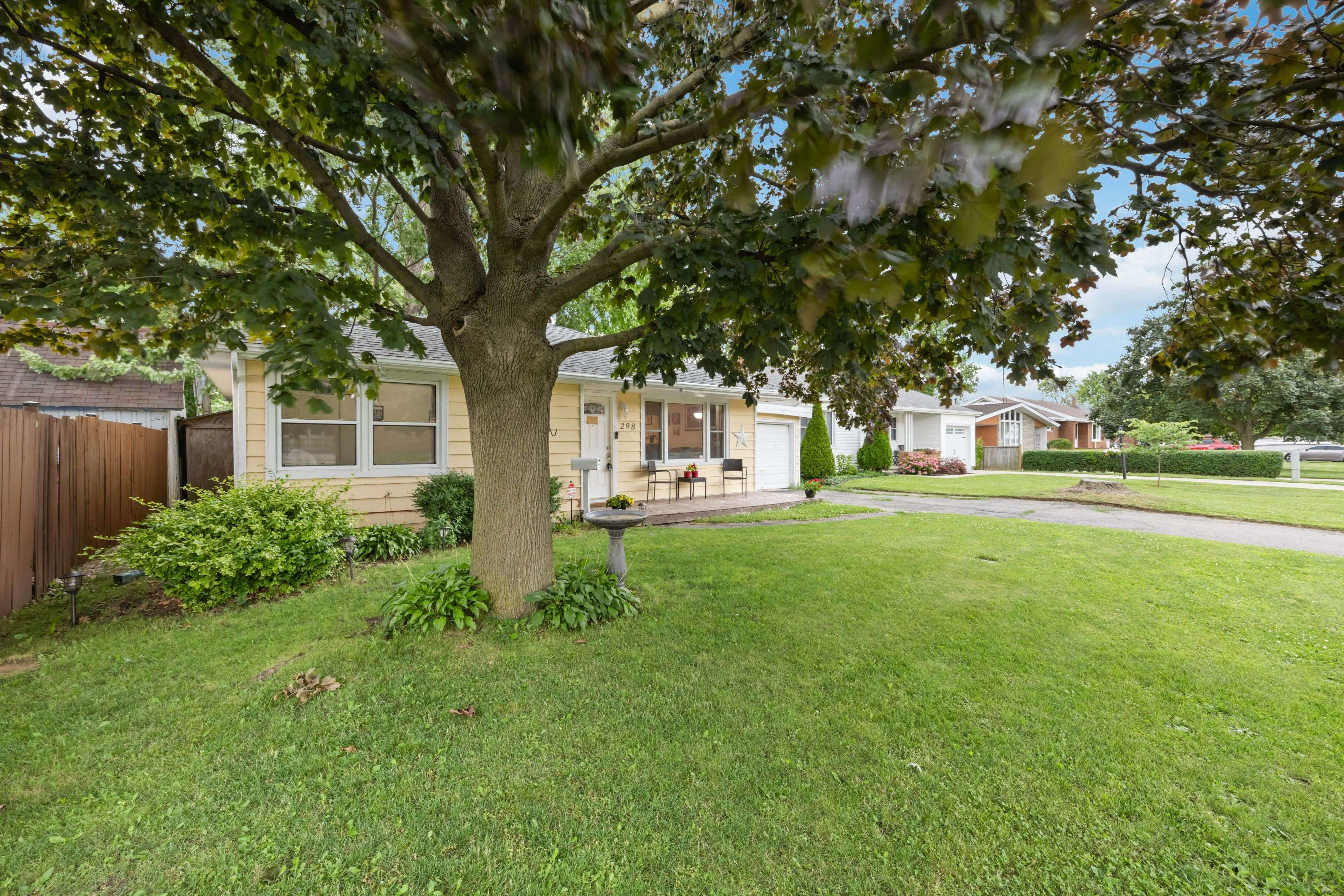 Chatham-kent, ON N8A 3Z2,298 Lorne AVE