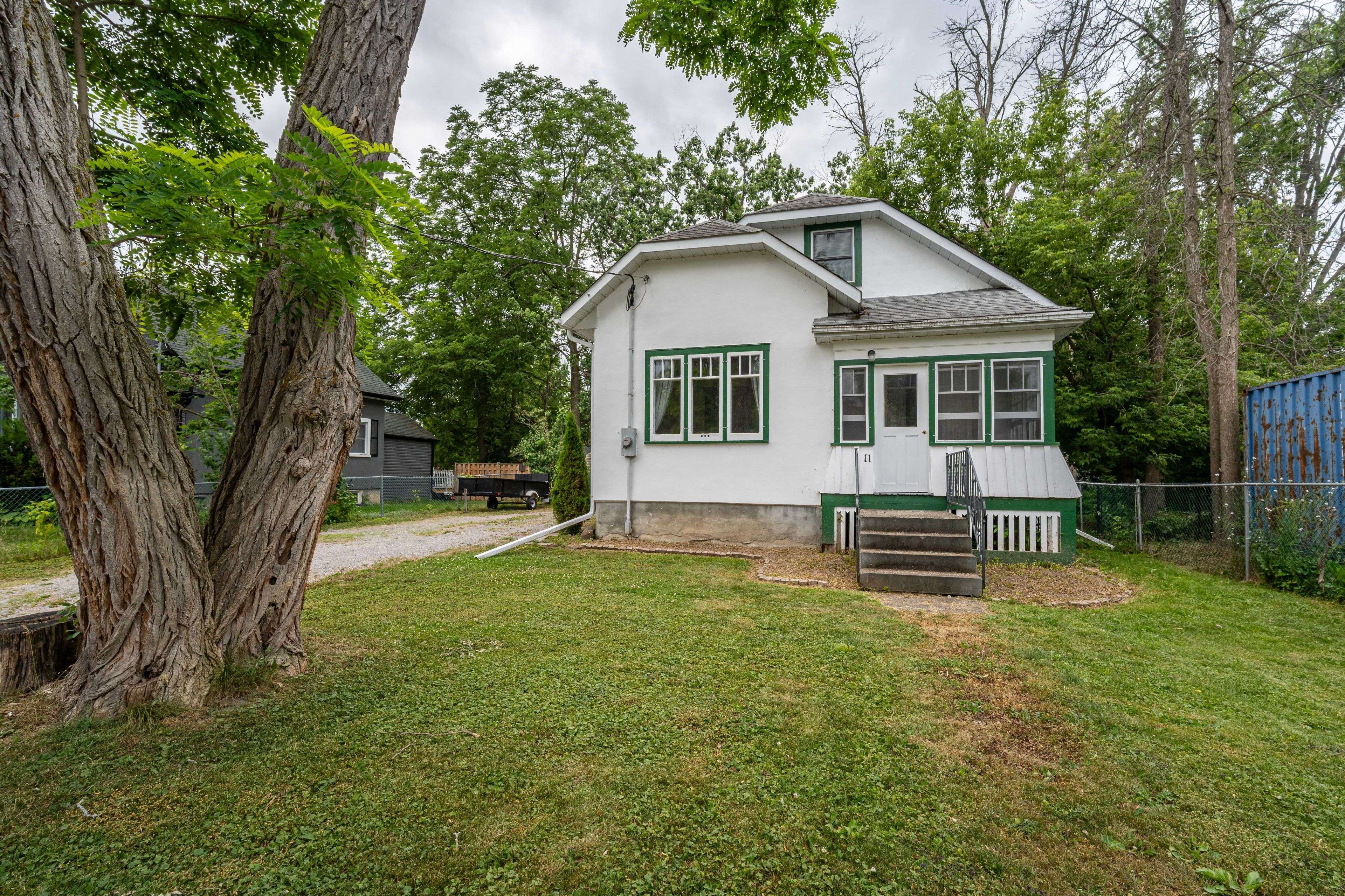 11 Queen ST S, Kawartha Lakes, ON K0L 2W0