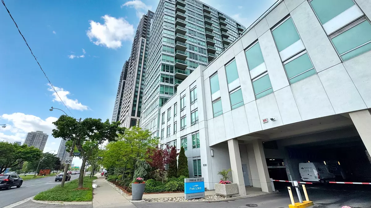 Toronto W01, ON M6S 1A2,1910 Lake Shore BLVD W #1607