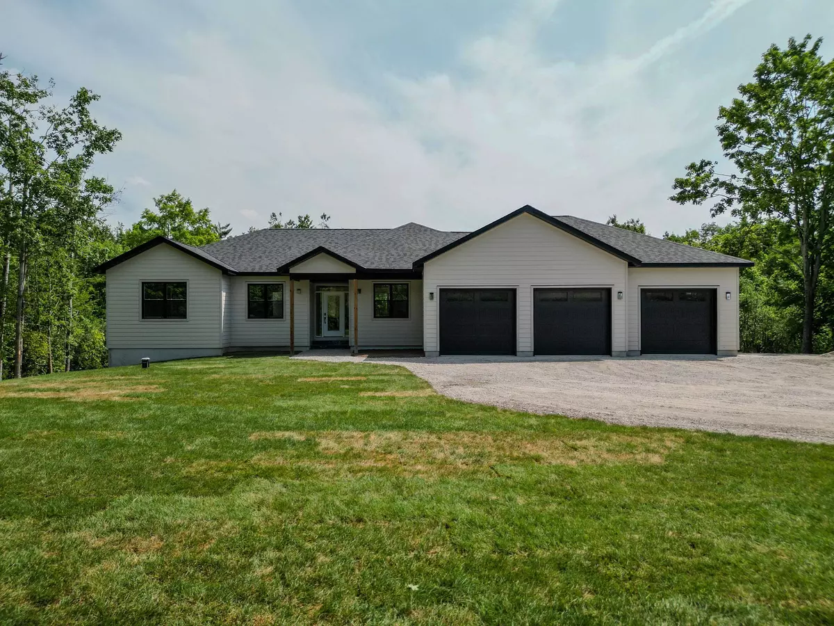 Kawartha Lakes, ON K0M 1A0,104 Moon Line RD N