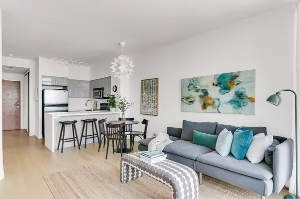 Toronto C01, ON M5V 1B1,219 Fort York BLVD #2310