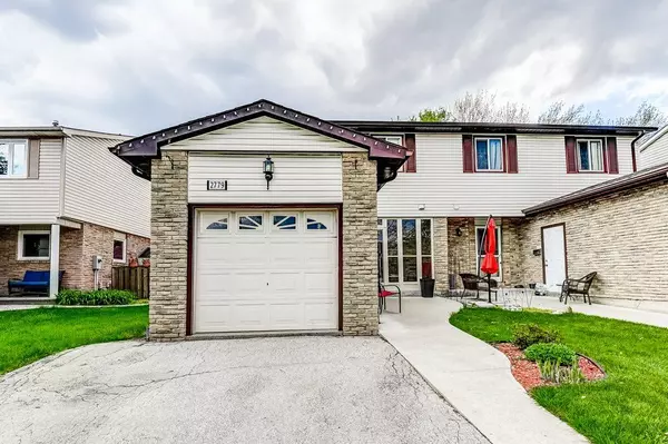 2779 Andorra CIR, Mississauga, ON L5N 2H8