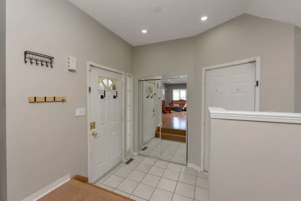Mississauga, ON L5N 7S5,1876 Stevington CRES