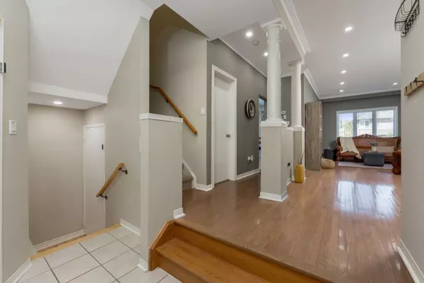Mississauga, ON L5N 7S5,1876 Stevington CRES