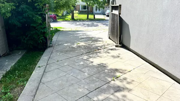 Brampton, ON L6W 1R3,76 Eldomar AVE