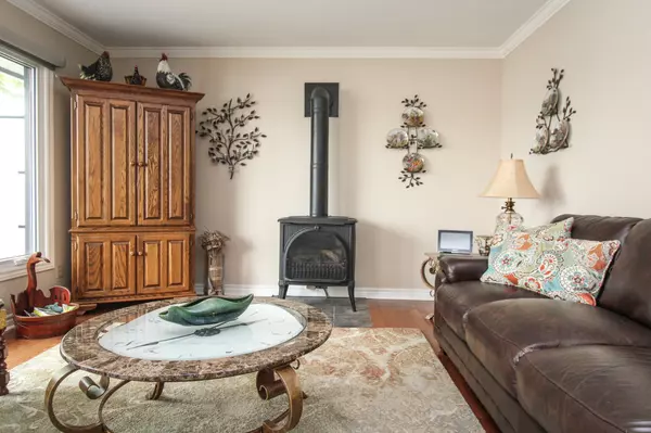 Selwyn, ON K0L 1T0,219 Arnott DR