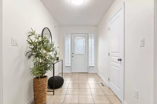 Hamilton, ON L8E 0G6,15 Norbrook DR