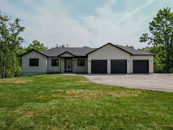104 Moon Line RD N, Kawartha Lakes, ON K0M 1A0