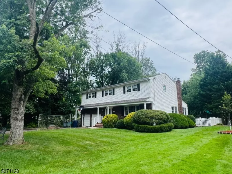 227 Hawthorne Dr, Clark Twp., NJ 07066