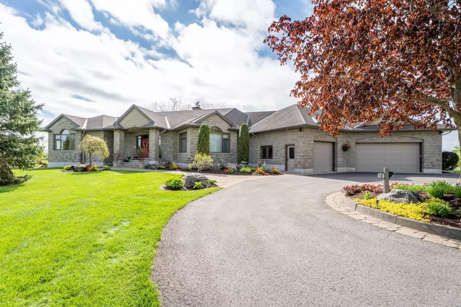 6980 Mansfield RD, Stittsville - Munster - Richmond, ON K2S 1B8