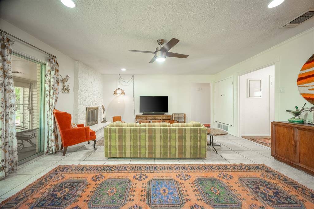 Fort Worth, TX 76133,6413 Wrigley Way