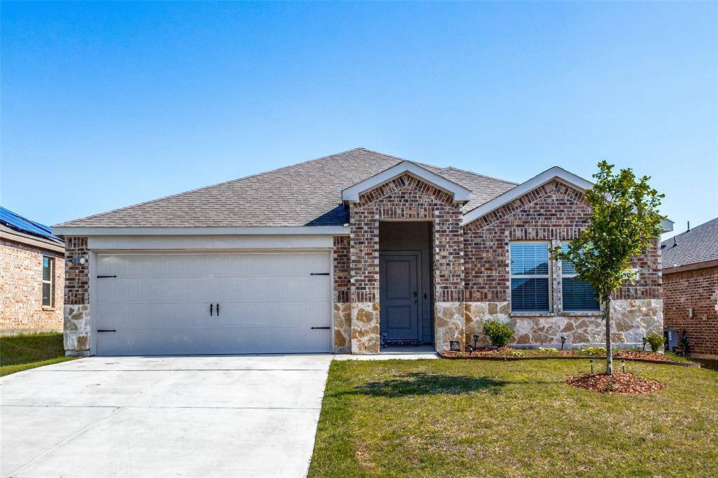 804 Glover Drive, Aubrey, TX 76227