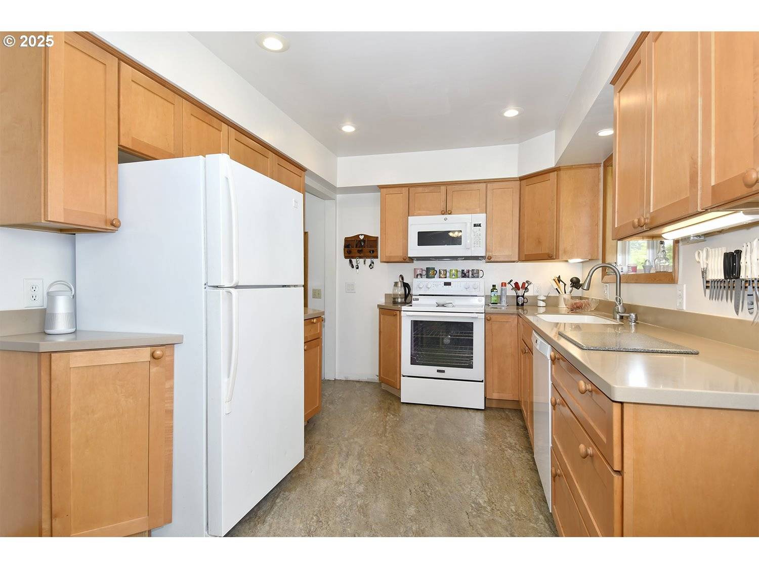 Portland, OR 97233,15833 SE GRANT ST