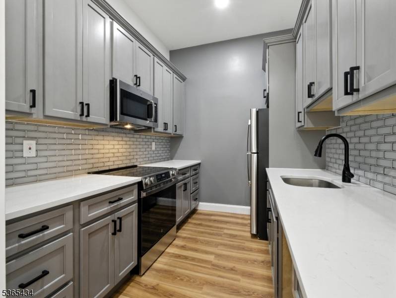 Newark City, NJ 07102,111 Mulberry St #1-O