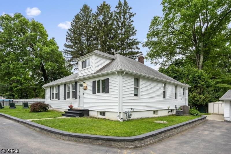 75 Glenwild Ave, Bloomingdale Boro, NJ 07403