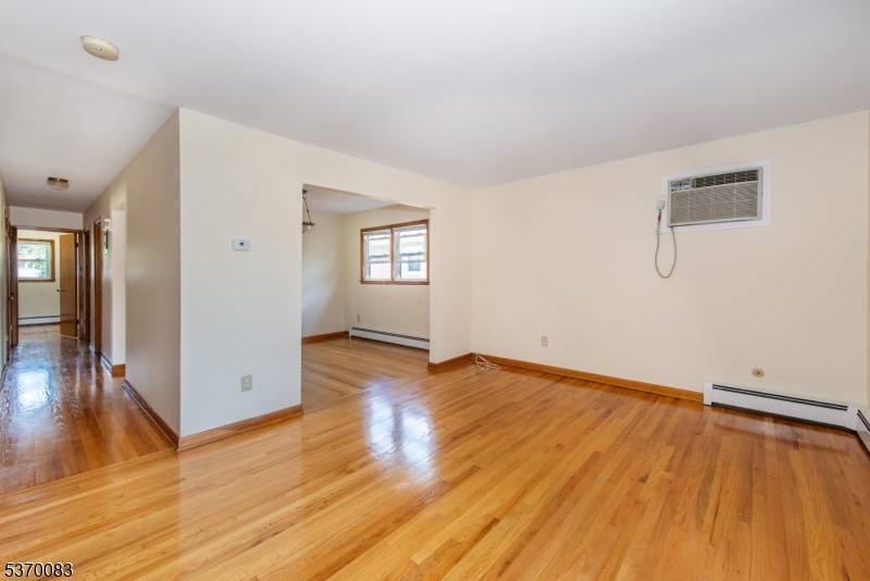 Belleville Twp., NJ 07109,34 Hilton St