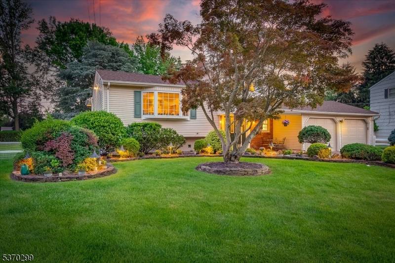 Edison Twp., NJ 08820,64 Annette Dr