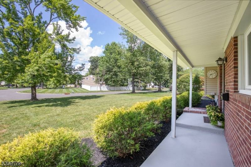 Berkeley Heights Twp., NJ 07922,303 River Bend Rd