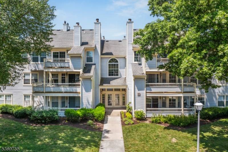 306 Trinity Ct #12, West Windsor Twp., NJ 08540