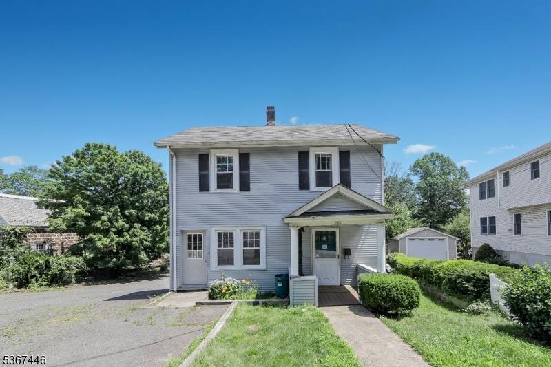 Clifton City, NJ 07013,981 Valley Rd