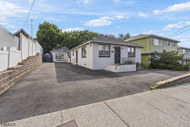 401-403 Essex St, Hackensack City, NJ 07601