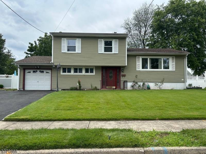 14 Mcginnis Rd, Edison Twp., NJ 08817