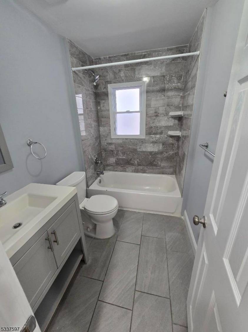 Elizabeth City, NJ 07201,712 JACKSON AVE  1 #2