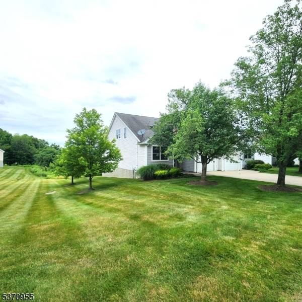 37 Fairchild Ln, Wantage Twp., NJ 07461