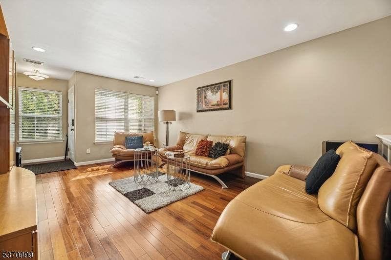 East Brunswick Twp., NJ 08816,44 Windsong Cir