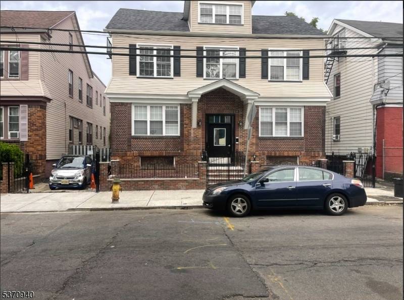421-423 Leslie St, Newark City, NJ 07112