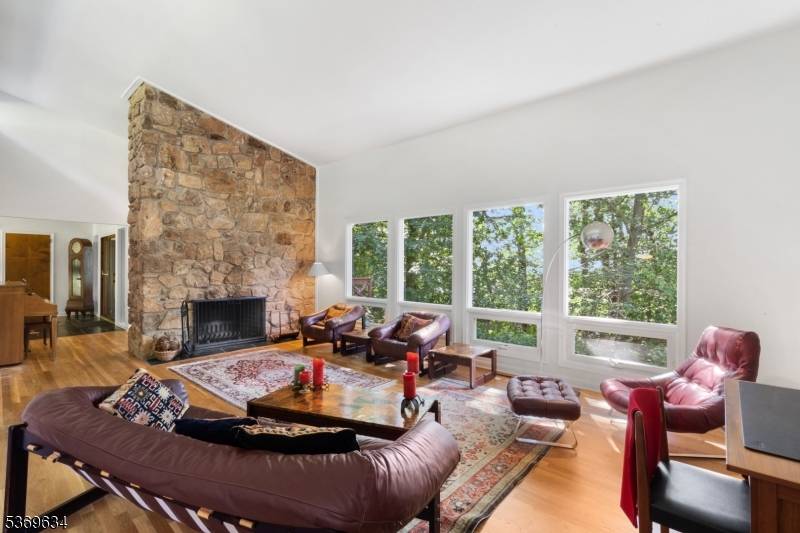 Morris Twp., NJ 07960,27 Skyline Dr