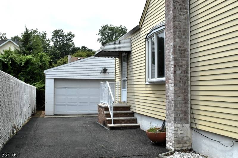 Fair Lawn Boro, NJ 07410,10-26 2Nd St