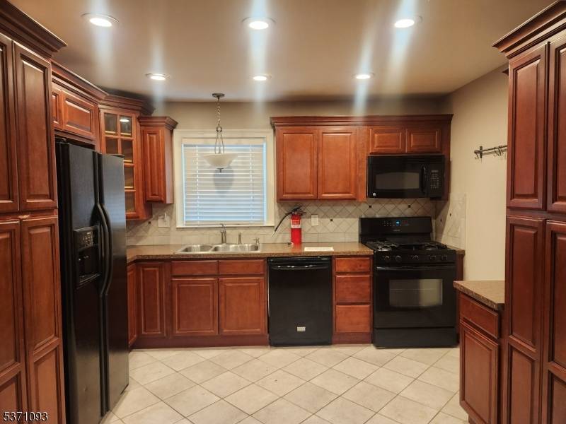 Linden City, NJ 07036,117 S Stiles St