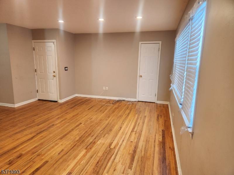 Linden City, NJ 07036,117 S Stiles St