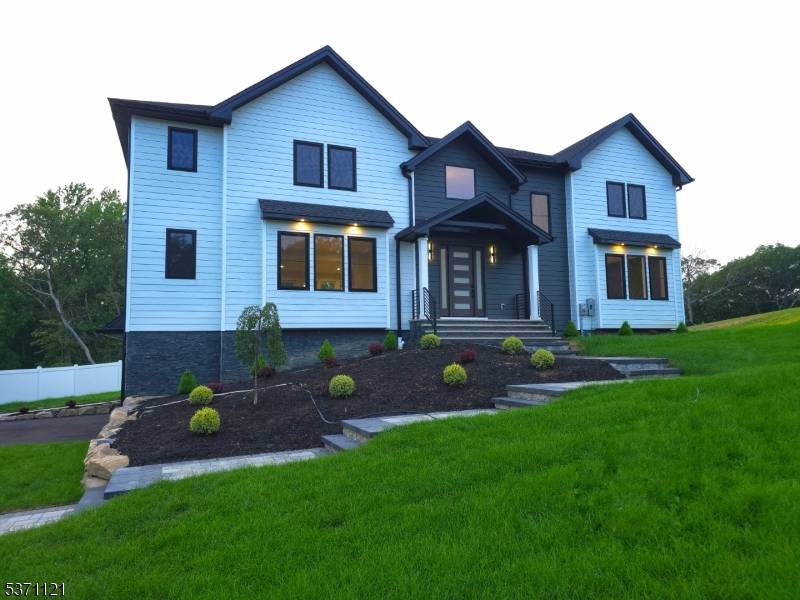 91 Heritage Dr, West Milford Twp., NJ 07480