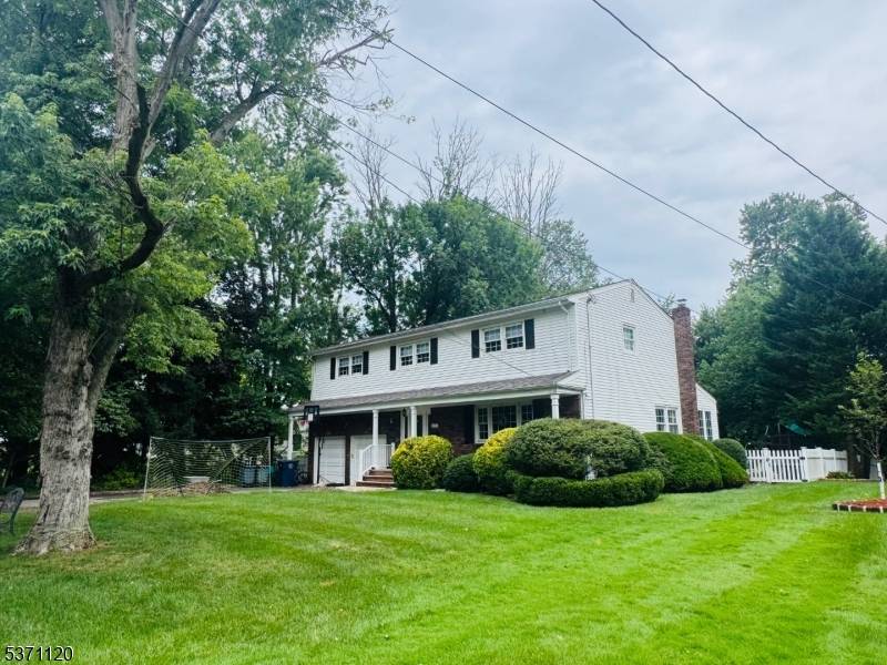 227 Hawthorne Dr, Clark Twp., NJ 07066