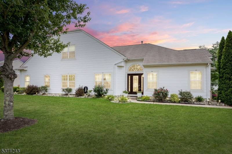 2 Moet Ct, Manchester Twp., NJ 08759