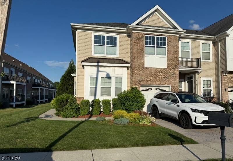 1 Shadowlawn Dr, Franklin Twp., NJ 08873