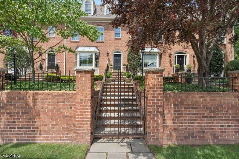 50 New England Ave #C, Summit City, NJ 07901