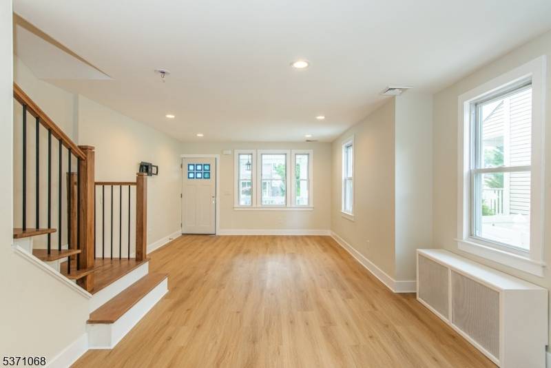 Summit City, NJ 07901,17 William St #B