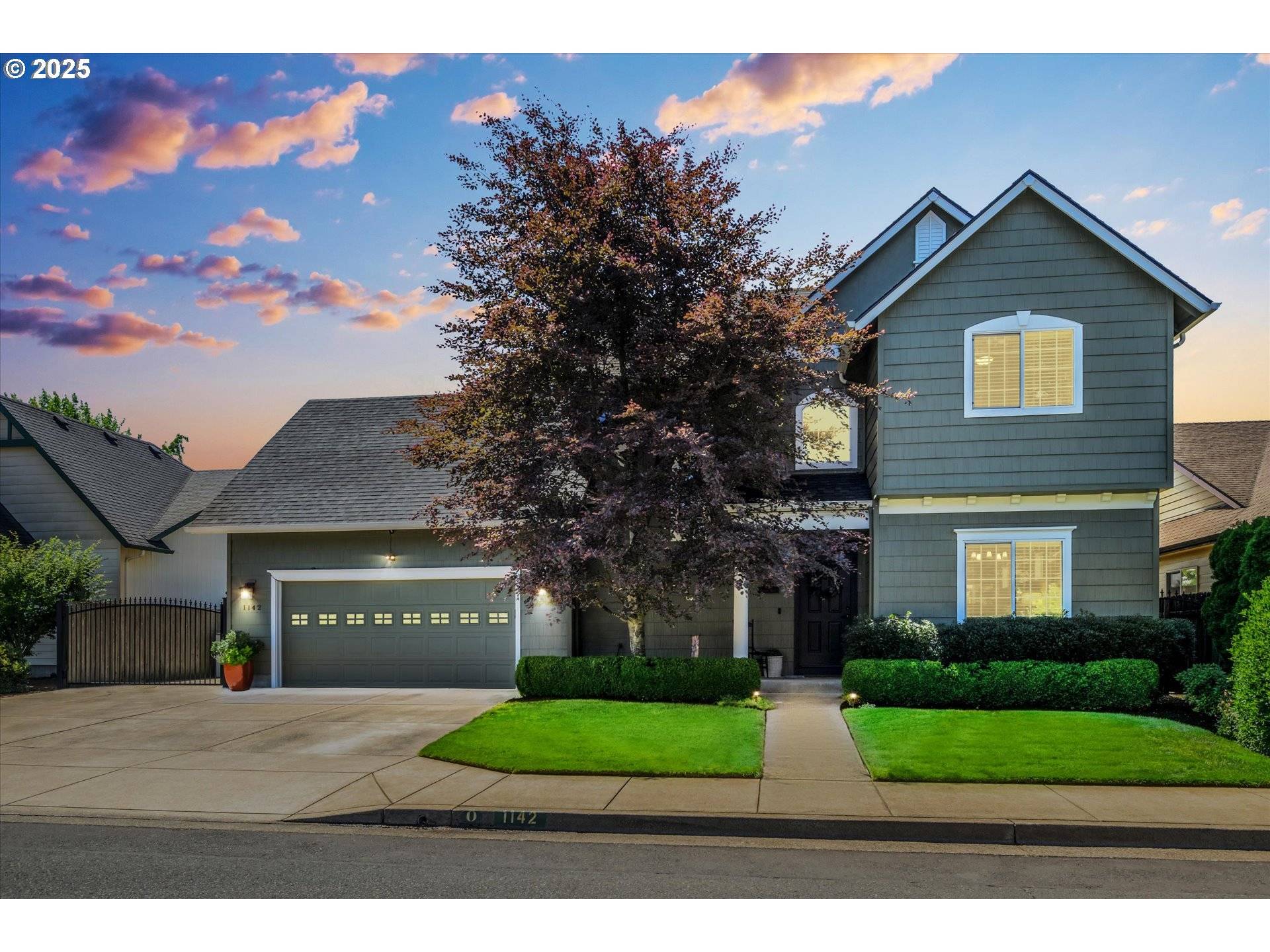 1142 REGENCY DR, Eugene, OR 97401