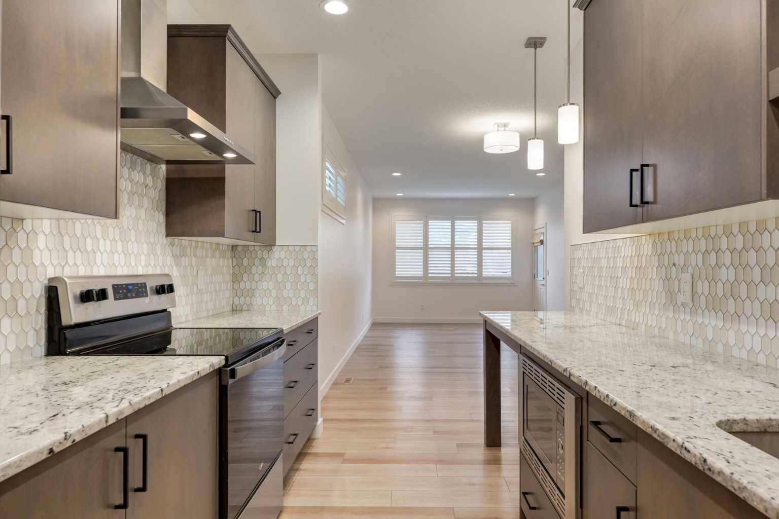 Airdrie, AB t4b 5g3,272 Bayview ST